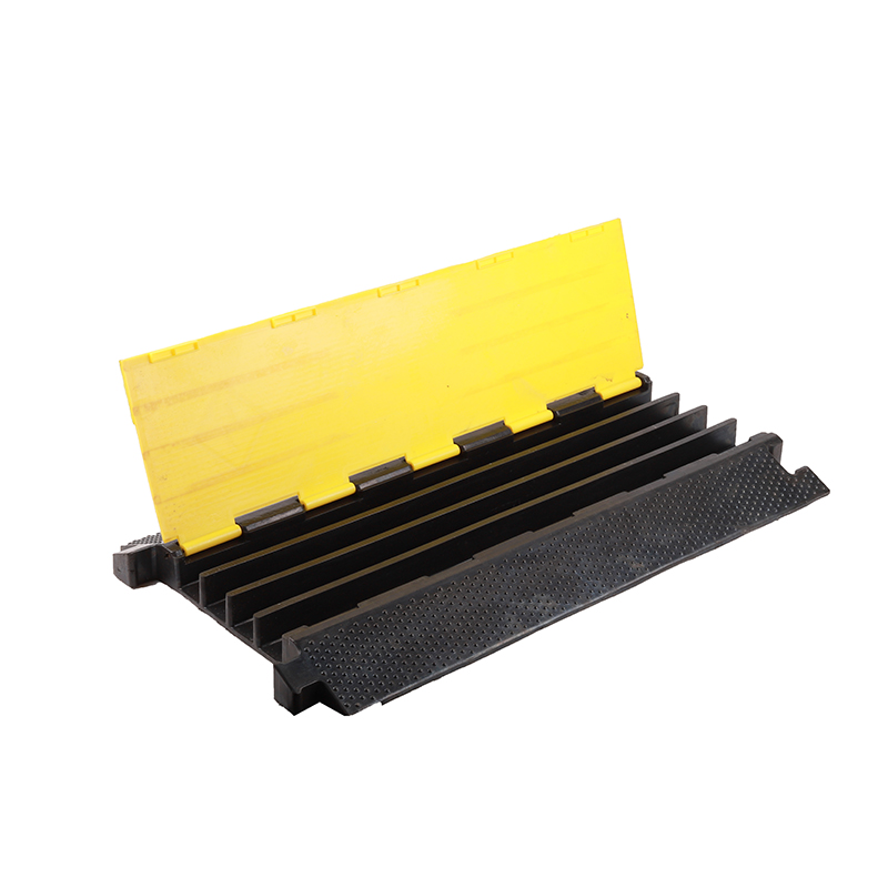 SH024-4B 산업용 등급 실외 방수 고무 및 플라스틱 케이블 보호 장치