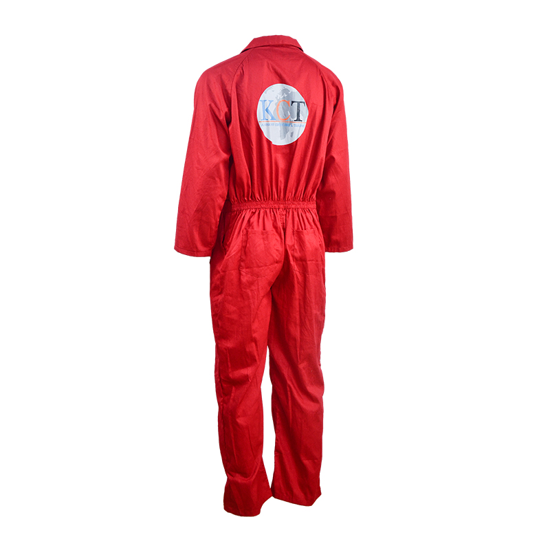 사계절 작업복이 작업자의 편안함을 희생하지 않고 어떻게 안전을 극대화할 수 있습니까?